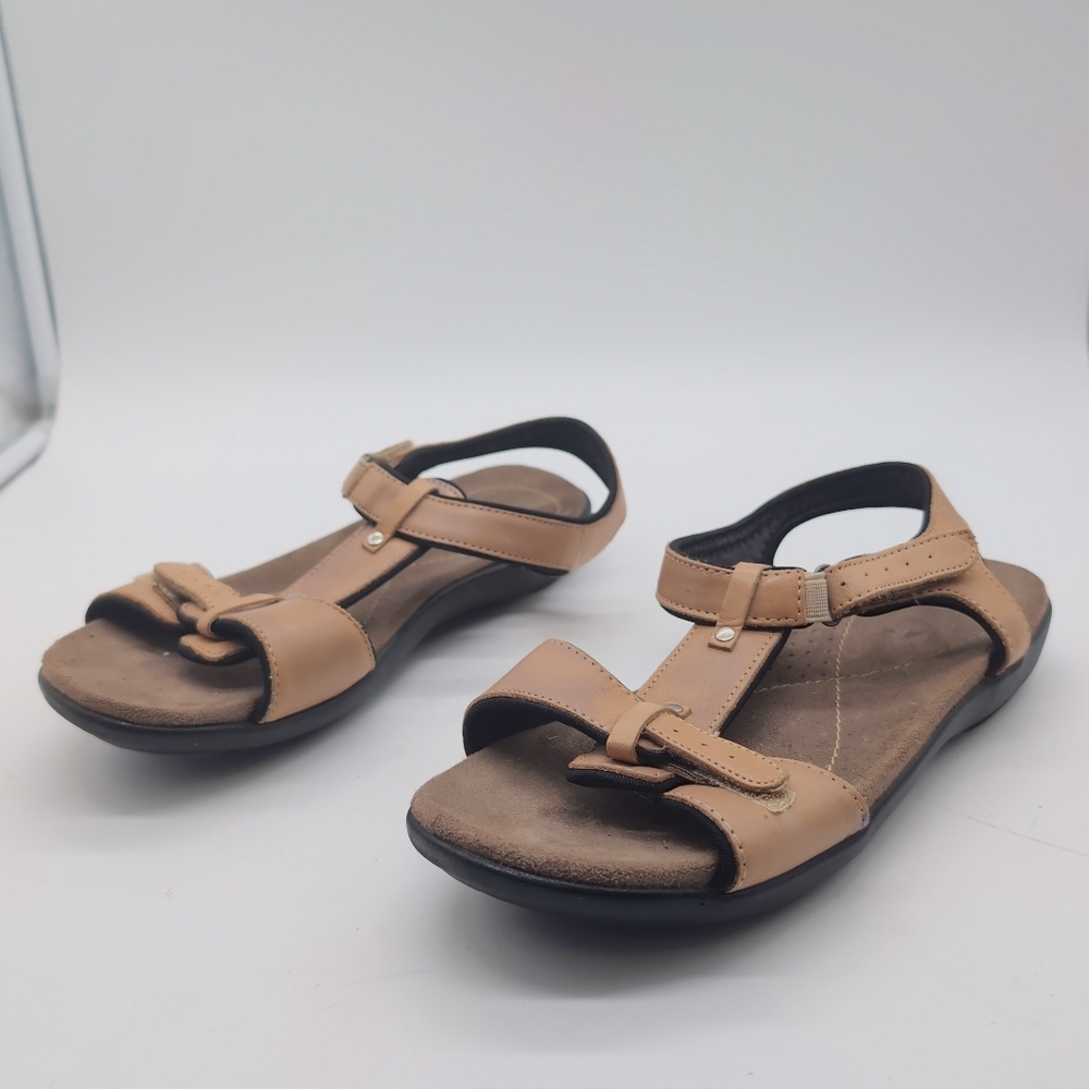 Natural Soul Glenis Sz 8.5 Comfort Fit Women’s Tan Leather Sandals